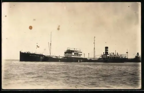 AK Britisches Tankschiff British Prestige in Seitenansicht, Handelsschiff