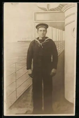 AK Matrose des britisches Kriegsschiffes H.M.S. Pembroke