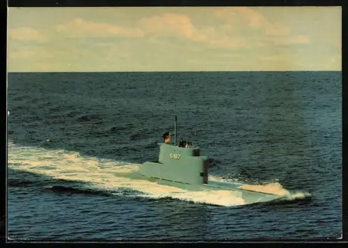 AK U-Boot U-8 der Bundesmarine in Überwasserfahrt