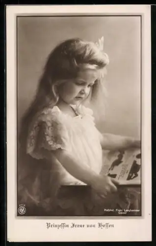 AK Portrait Prinzessin Irene von Hessen-Darmstadt als Mädchen mit einem Buch