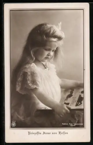 AK Portrait Prinzessin Irene von Hessen-Darmstadt als Mädchen mit einem Buch