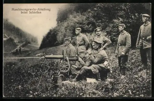 AK Maschinengewehr-Abteilung beim Schiessen mit MG 08, Infanterie-Soldaten