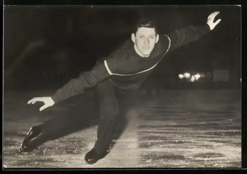 AK Schlittschuhläufer Alain Calmat auf dem Eis