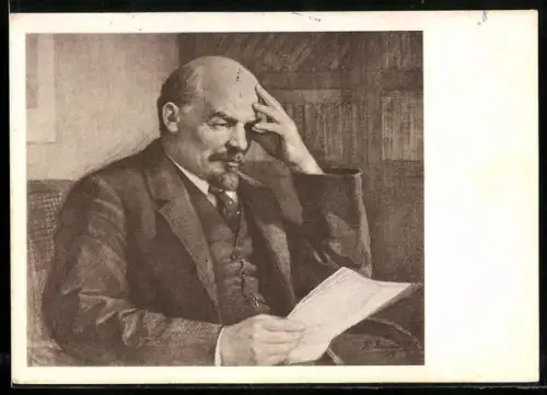 AK Wladimir Iljitsch Lenin in nachdenklicher Pose beim Lesen eines Briefes