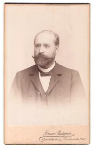 Fotografie Bruno Brügner, Charlottenburg, Berlinerstr. 126a, Porträt eines Herrn mit Bart