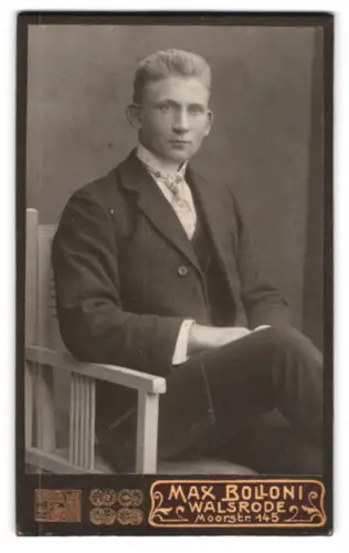 Fotografie Max Bolloni, Walsrode, Moorstrasse 145, Porträt eines jungen Mannes
