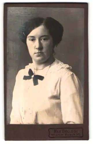Fotografie Max Bolloni, Walsrode, Moorstr. 145, Porträt einer Frau