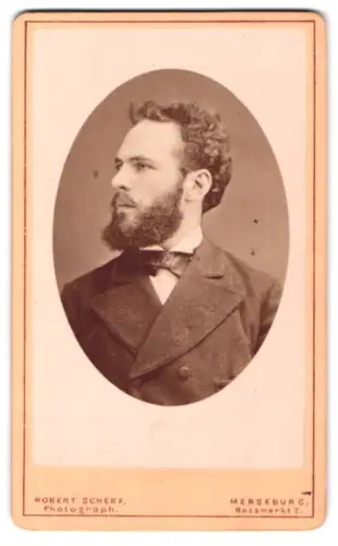 Fotografie Robert Scherf, Merseburg, Rossmarkt 2, Porträt eines Mannes mit Bart