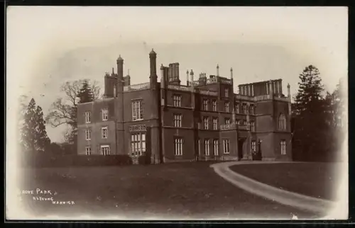 AK Warwick, Hlyounc, Grove Park