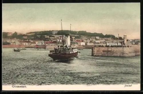 AK Guernsey, Dampfer bei der Ausfahrt