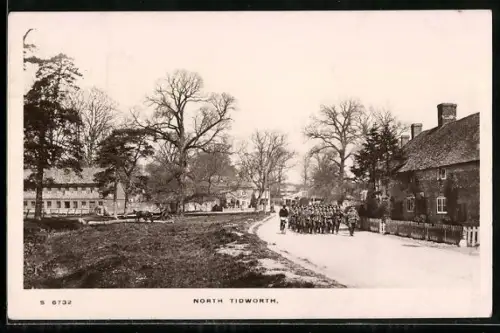 AK Tidworth, Strassenpartie mit Soldaten