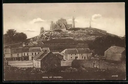 AK Rock of Cashel, Panorama mit Strassenpartie
