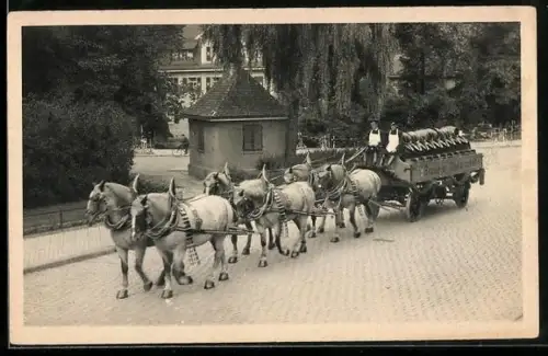 AK Stuttgart, Festwagen der Brauerei Dinkelacker, von Pferden gezogen