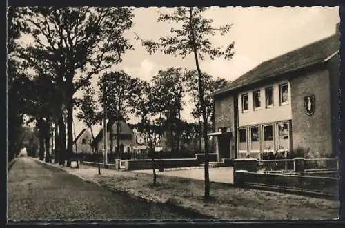 AK Eystrup /Weser, Strassenpartie mit Rathaus