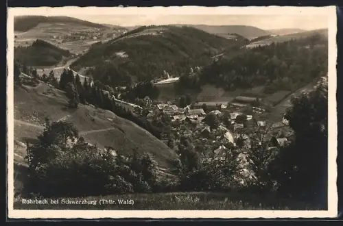 AK Rohrbach bei Schwarzburg, Ortsansicht im Tal, umgeben von Wäldern und Bergen