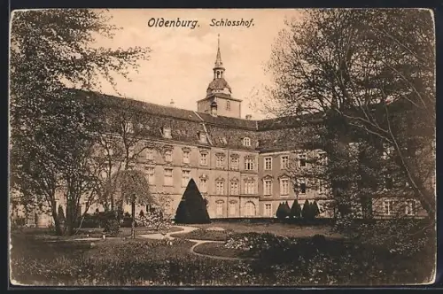 AK Oldenburg, Schlosshof