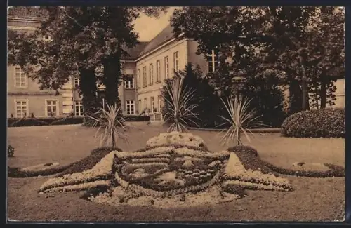 AK Oldenburg, Wappenbeet im Schlosshof