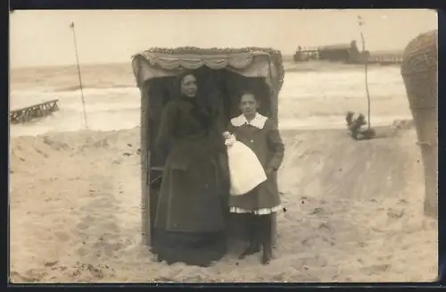 AK Timmendorfer Strand, Strandkorb, Seebrücke, Badegäste