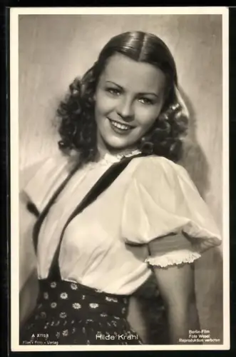 AK Schauspielerin Hilde Krahl in weisser Bluse posierend