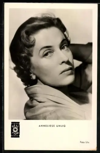 AK Schauspielerin Anneliese Uhlig mit ernstem Gesicht