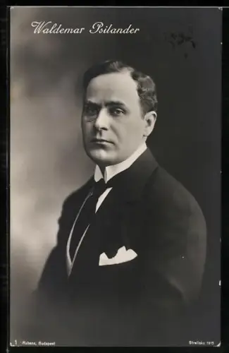 AK Schauspieler Waldemar Psilander im Anzug mit Monokel mit ernsten Blick