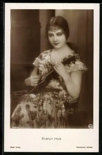 AK Schauspielerin Evelyn Holt mit Ukulele