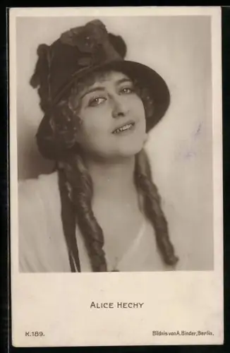AK Schauspielerin Alice Hechy im Kostüm einer Filmrolle