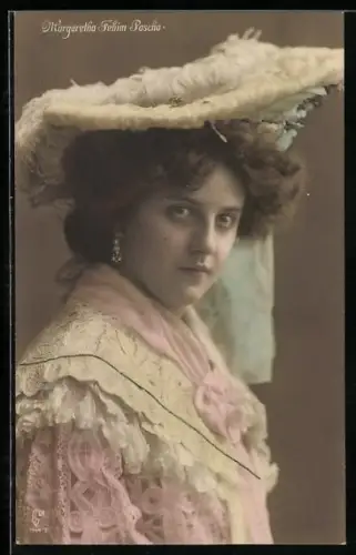 AK Schauspielerin Margaretha Fehim Pascha mit Hut
