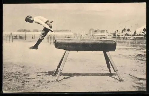 AK Turner springt von einem Pferd