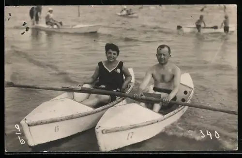 AK Mann und Frau in zwei Ruderbooten