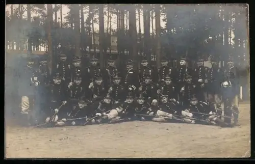 Foto-AK Gruppenfoto von Jäger-Infanteristen