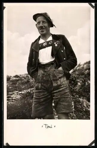 AK Haslach-Faistenoy, Bergsteiger in Tracht, Wanderführer Toni