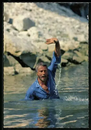 AK Winnetou I. Teil, Lex Barker, Old Shatterhand überquert einen reissenden Fluss