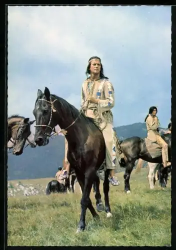 AK Schauspieler Pierre Brice in Winnetou II.