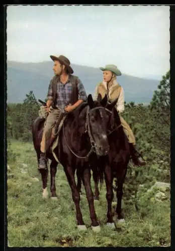 AK Elke Sommer und Taddy Fox in dem Karl May-Film Unter Geiern, Zur gleichen Zeit ist Annie...