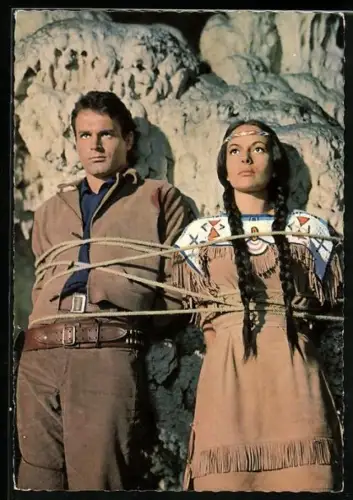 AK Karin Dor und Mario Girotti in Winnetou II. Teil, Filmszene