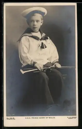 AK Prinz Henry of Wales im Matrosenanzug mit Gewehr