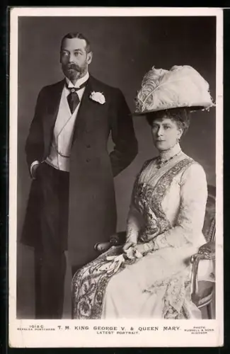 AK King GeorgeV. & Queen Mary in eleganter Kleidung