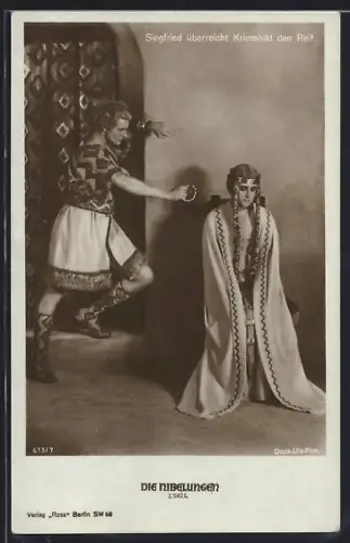 AK Siegfried und Kriemhild beim Überreichen des Reif, Paul Richter und Margarete Schön in Die Nibelungen
