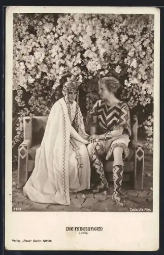 AK Die Nibelungen I. Teil, Siegfried sitzt mit Kriemhild auf einer Bank