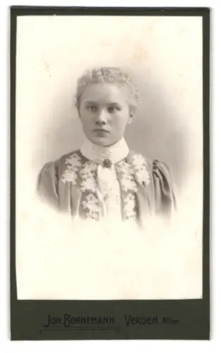 Fotografie Joh. Bornemann, Verden, Aller, Porträt einer jungen Frau