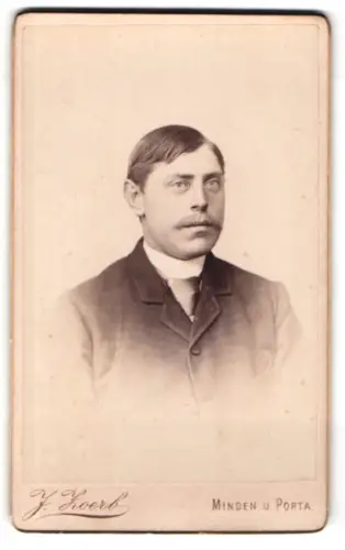 Fotografie J. Zoerb, Minden, Marienwallstrasse 1, Porträt eines Herren