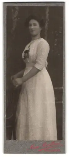 Fotografie Max Bolloni, Walsrode, Eckernwort, Porträt einer Frau im Profil