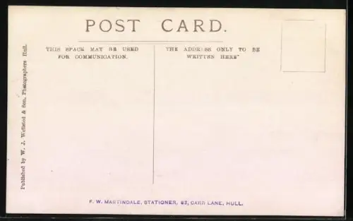 AK Hull, Victoria Square & Statue