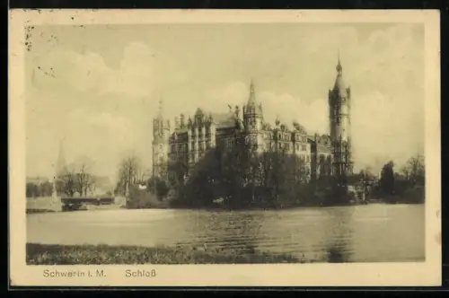 AK Schwerin i. M., Schloss, vom Wasser gesehen