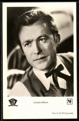 AK Schauspieler Claus Holm mit Schleife und Hemd