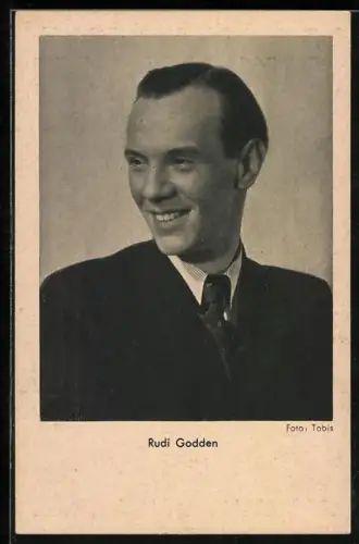 AK Schauspieler Rudi Godden, Portrait mit dunklem Anzug