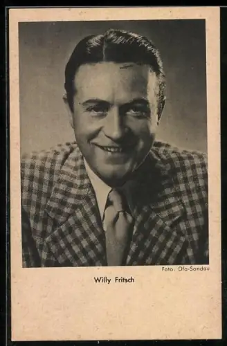 AK Schauspieler Willy Fritsch lächelt frontal in die Kamera
