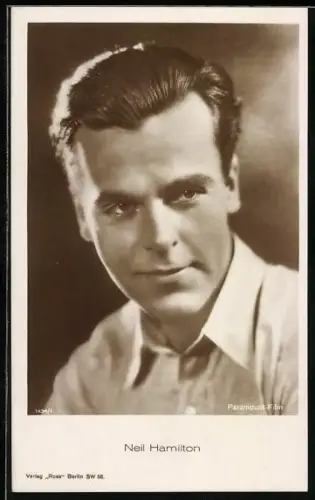 AK Schauspieler Neil Hamilton im Hemd porträtiert