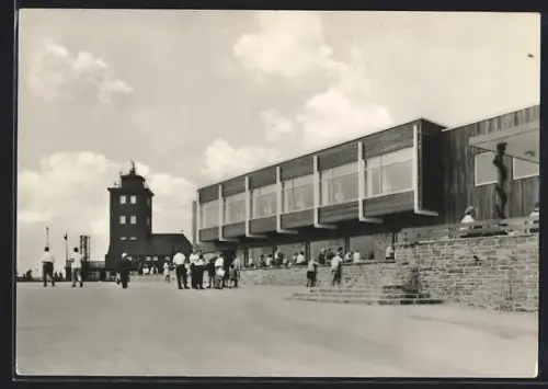 AK Oberwiesenthal /Erzgeb., HO-Gaststätte Fichtelberghaus, Café-Restaurant, Aussichtsturm